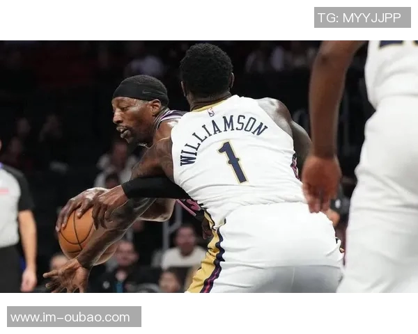 斯波称赞鲍威尔在混战中表现出色活塞强硬防守正是球队所需 斯波称赞鲍威尔在混战中表现出色活塞强硬防守正是球队所需