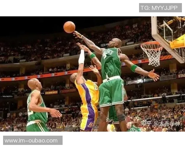 小里称浓眉是联盟前五球员其飞天遁地表现堪比凯文加内特