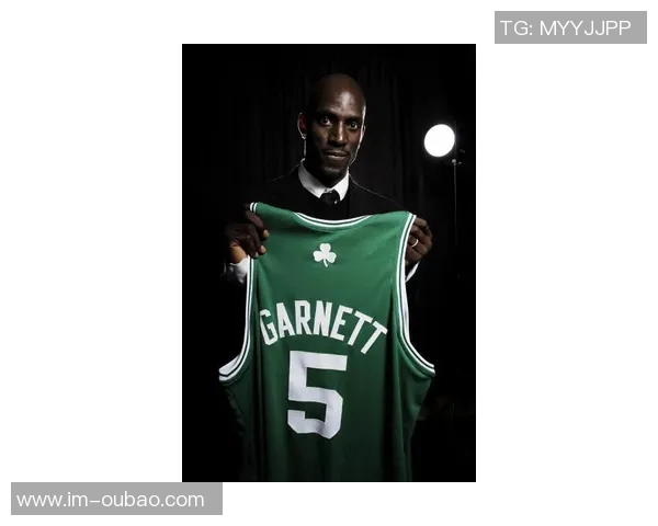 小里称浓眉是联盟前五球员其飞天遁地表现堪比凯文加内特 小里称浓眉是联盟前五球员其飞天遁地表现堪比凯文加内特